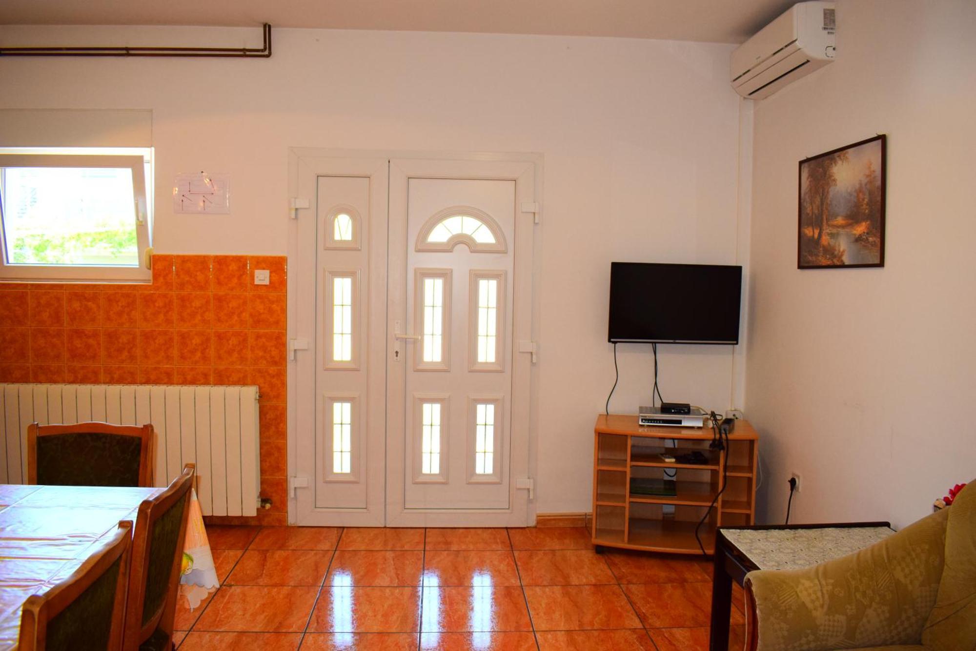 Apartments Milica مالينسكا الغرفة الصورة